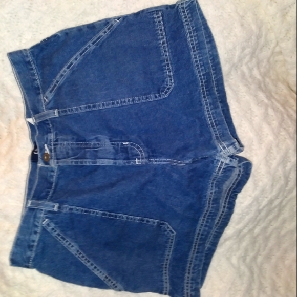 GAP Pants - Gap Jean shorts ❤